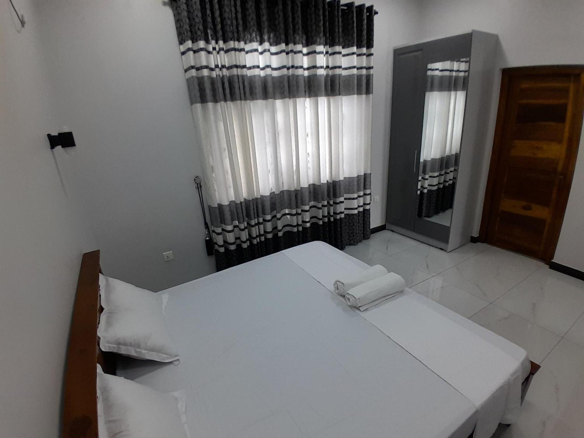 Alps Villa 贾夫纳 外观 照片